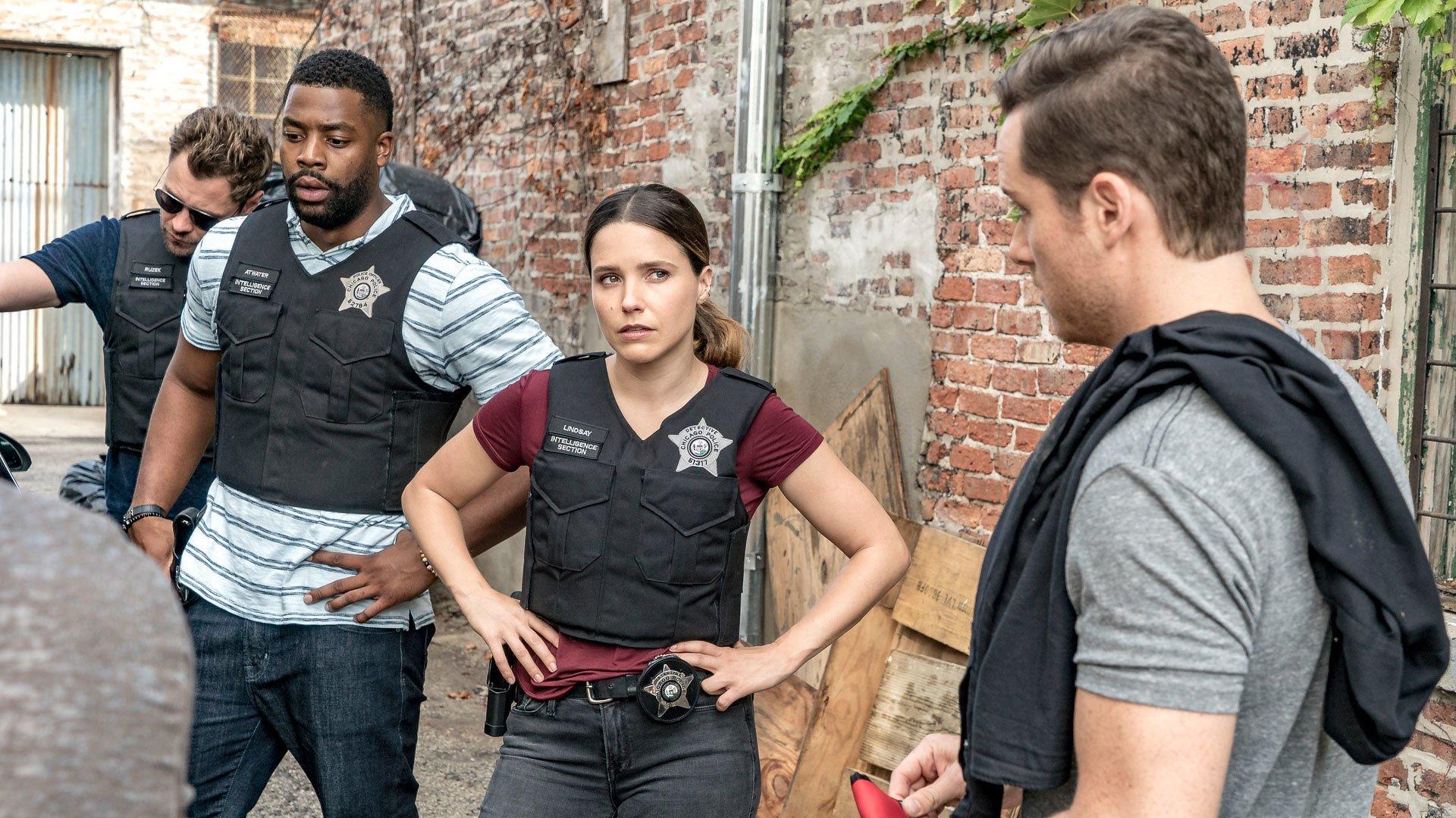 Chicago PD (S04E02): Made A Wrong Turn Summary - Season 4 Episode 2 Guide