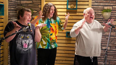 "Weird Al" Yankovic Wears A Hawaiian Shirt Summary