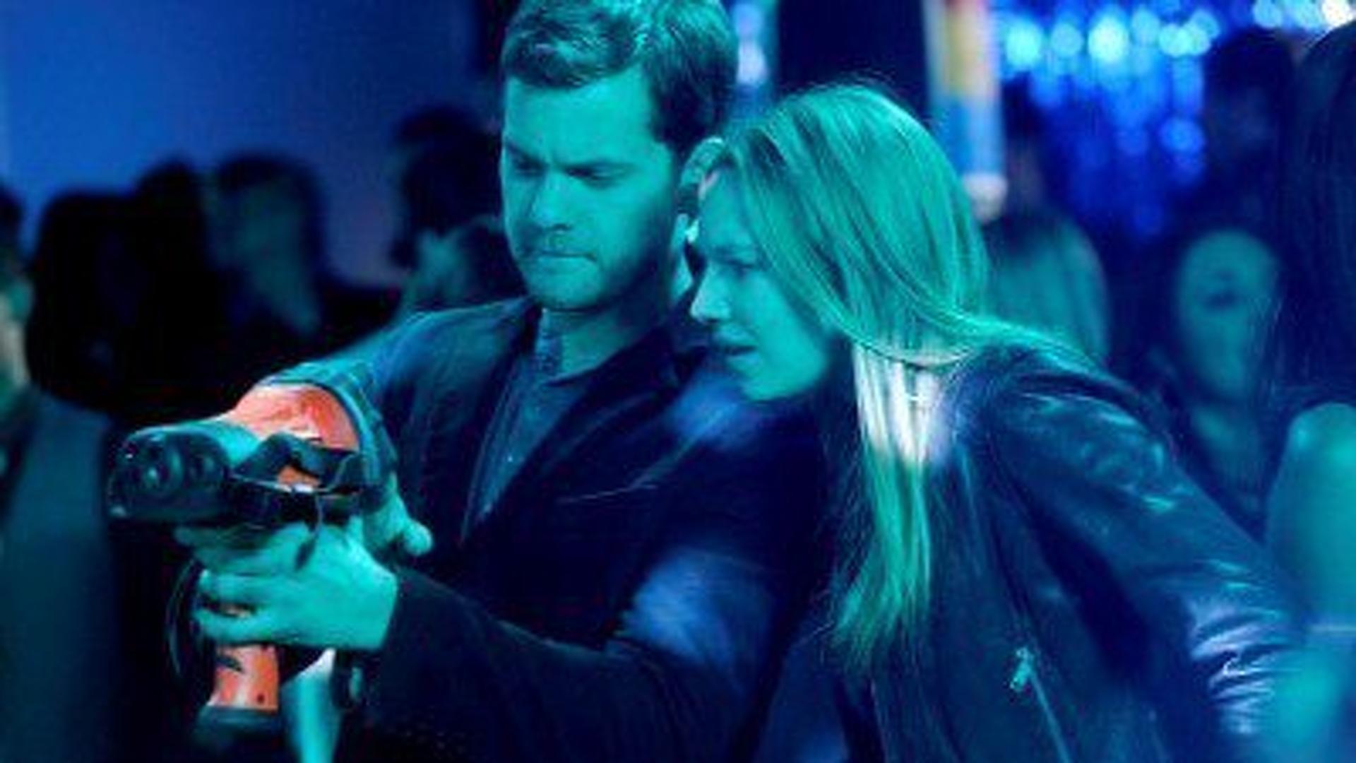 fringe-s01e18-midnight-summary-season-1-episode-18-guide