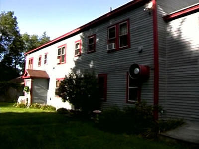 New Boston Inn / Gloria's House Summary