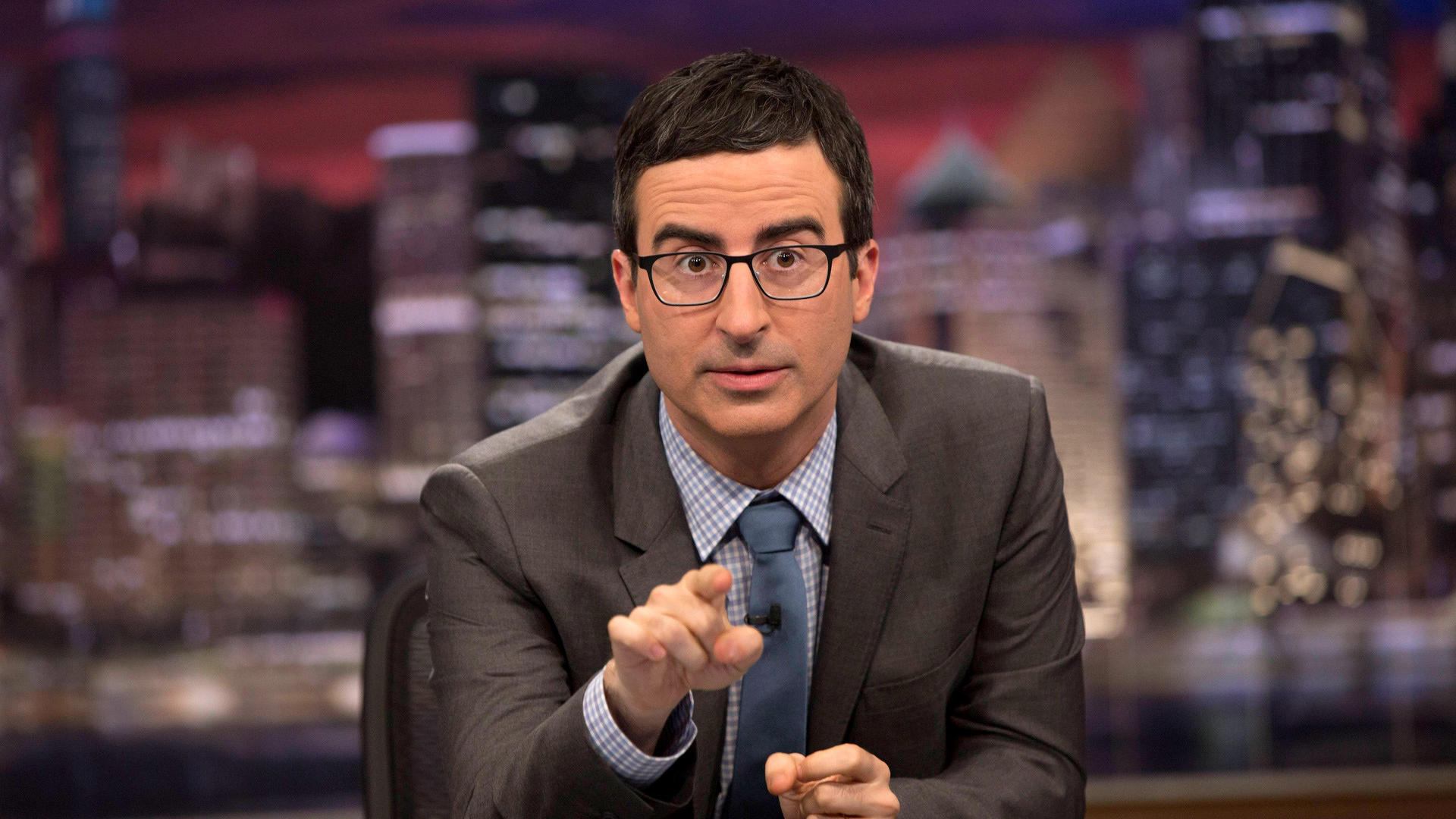 Tonight john. John Oliver. Джон Оливер телеведущий. Оливер Ческотти. Джон Оливер Британия.