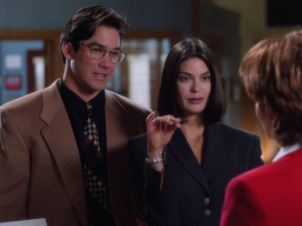 Lois & Clark (S02E14): Top Copy Summary - Season 2 Episode 14 Guide